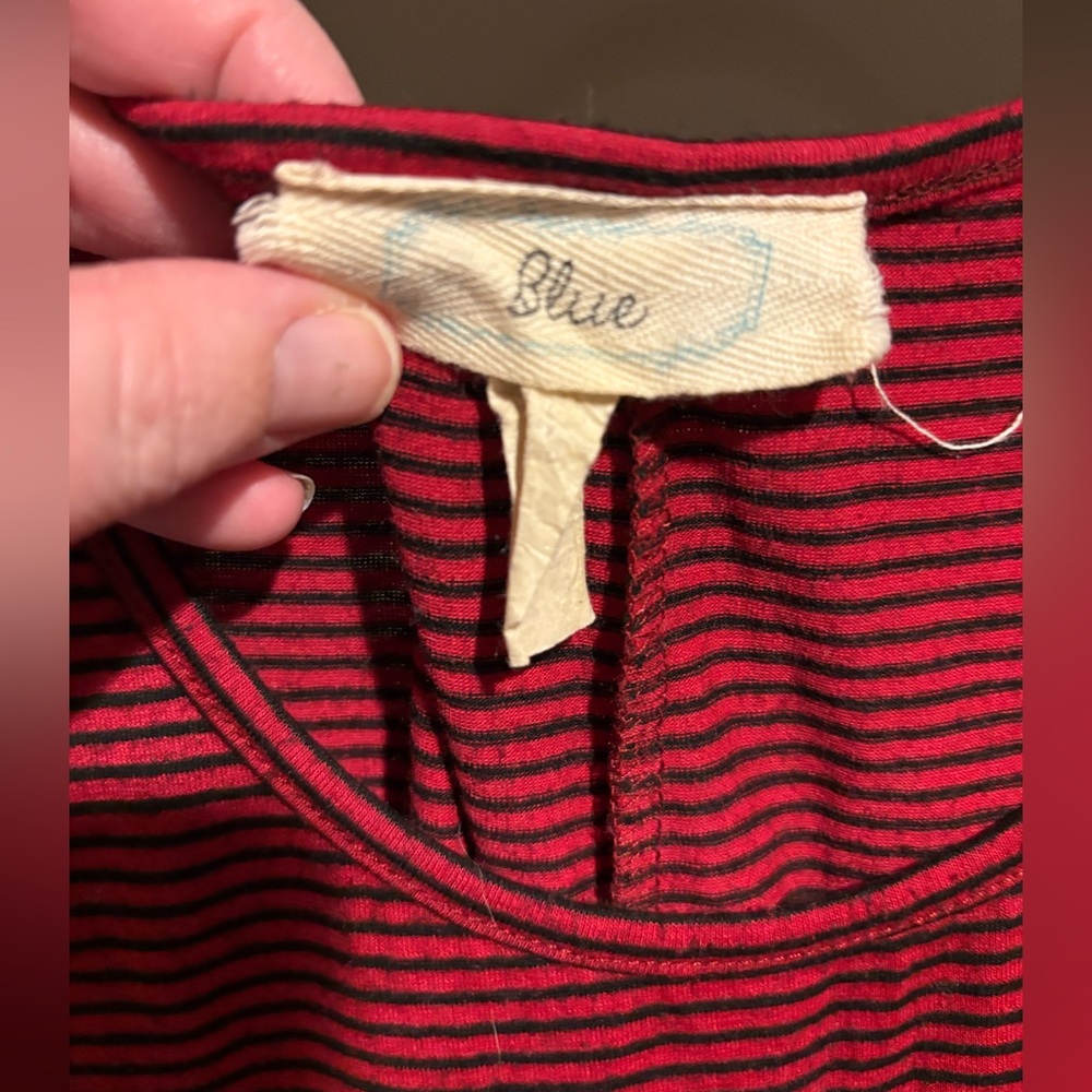 Striped Red Sleeveless Top - Picture 2 of 2